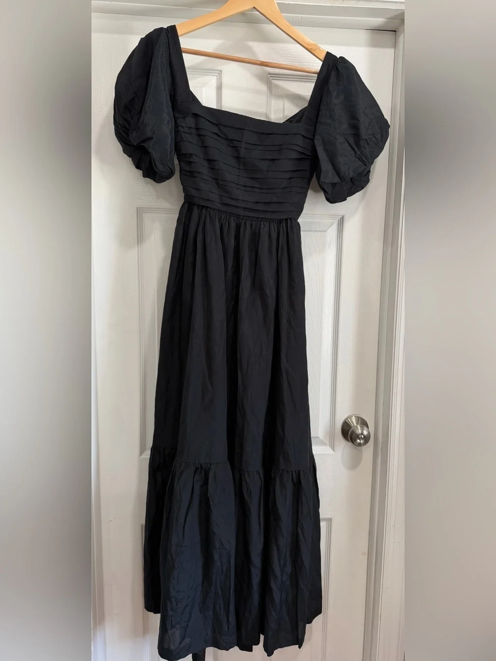 Abercrombie & Fitch Black Puff-Sleeve Tiered Maxi Dress